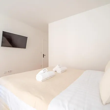 Cia - Temple Charming & Comfy Flat In Marias Appartement